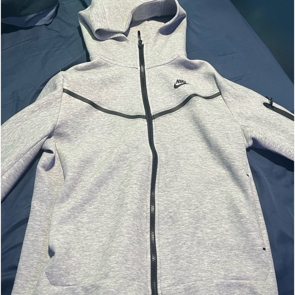 Grey Nike Tech Small